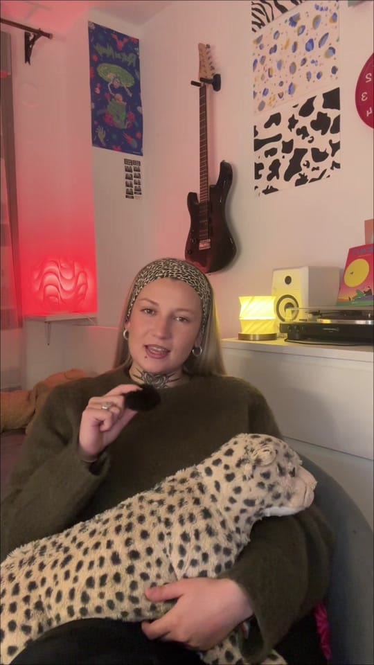 Post 4 by elvisi0ns ✩ 𖤣𖥧 ☾ 𓋼𓍊 on TikTok (video)