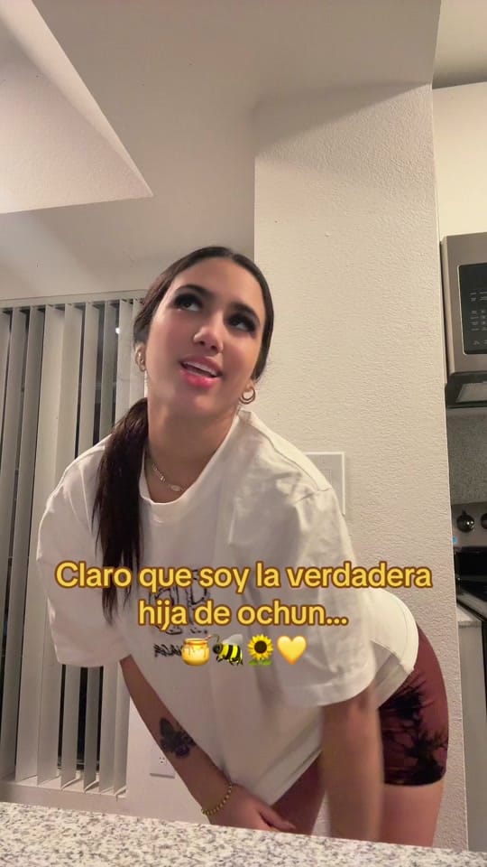 Post 9 by Yunay…Soto💛✨🍯💰 on TikTok (video)