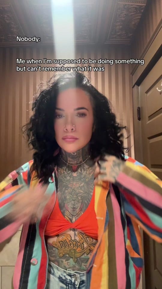 Post 1 by Lisa Bello on TikTok (video)