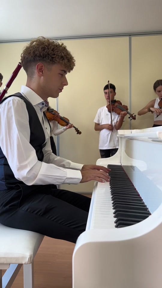 Post 2 by Coque [Piano] on TikTok (video)