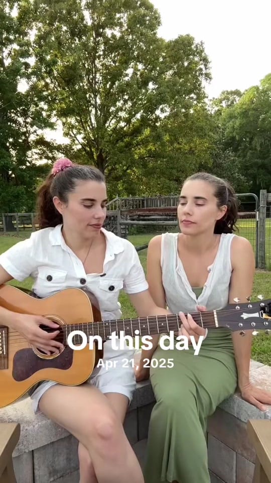 Post 8 by Kris Angelis on TikTok (video)