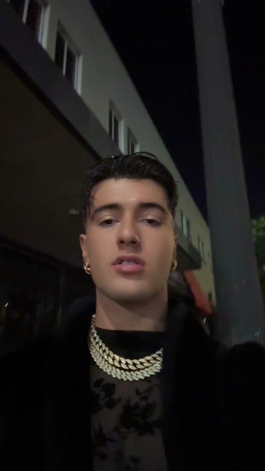 Post 4 by Simon Vendeme ☆ on TikTok (video)