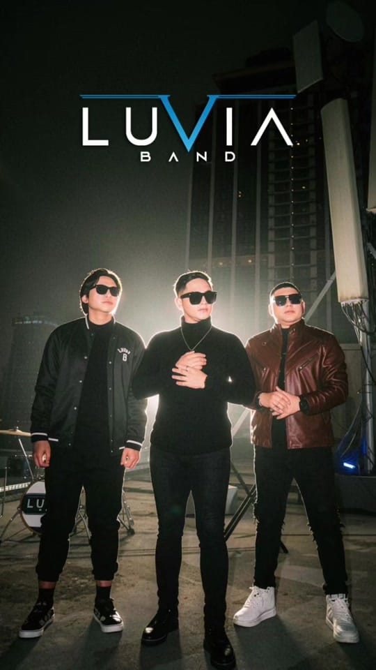 Post 1 by ZEUS AZERO “LUVIA” on TikTok (video)