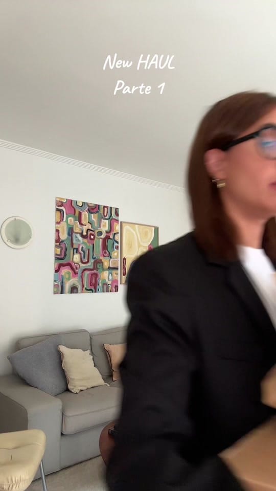 Post 10 by Helena Dylan on TikTok (video)
