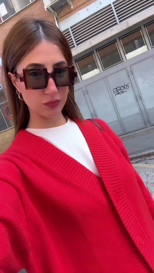 Post 2 by Helena Dylan on TikTok (video)