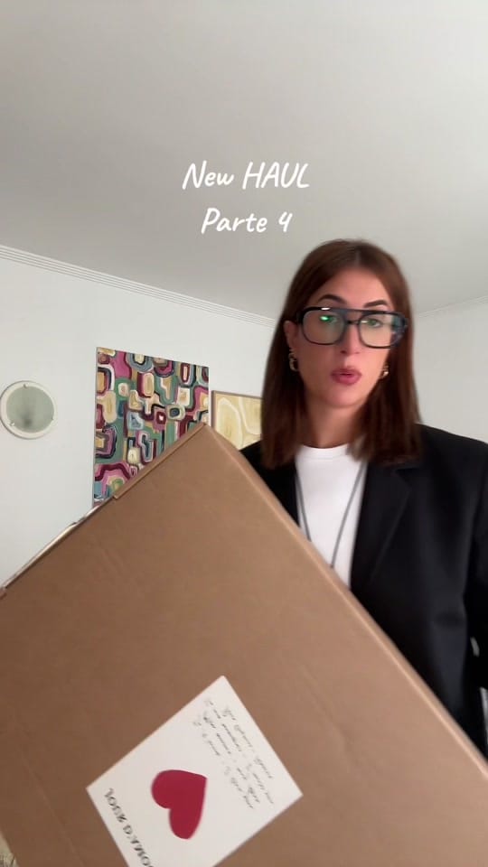 Post 5 by Helena Dylan on TikTok (video)