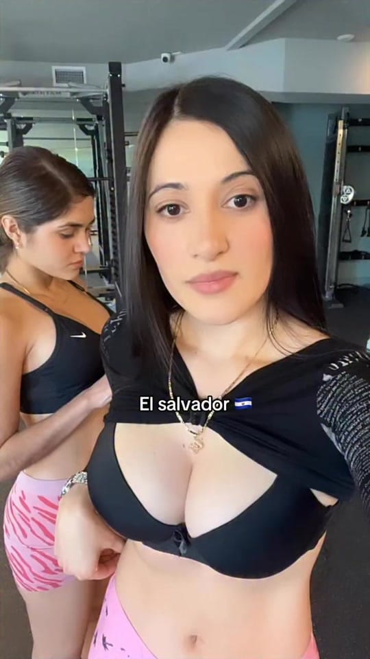 Post 8 by 🇸🇻 SALVADORAN FESTIVAL 🇺🇸 on TikTok (video)