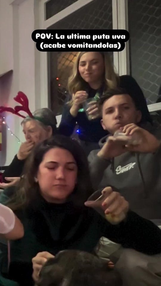 Post 8 by elpellejashow on TikTok (video)