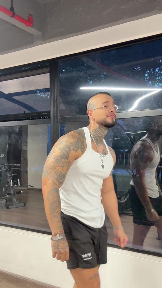 Post 9 by AlgerQ DJ on TikTok (video)