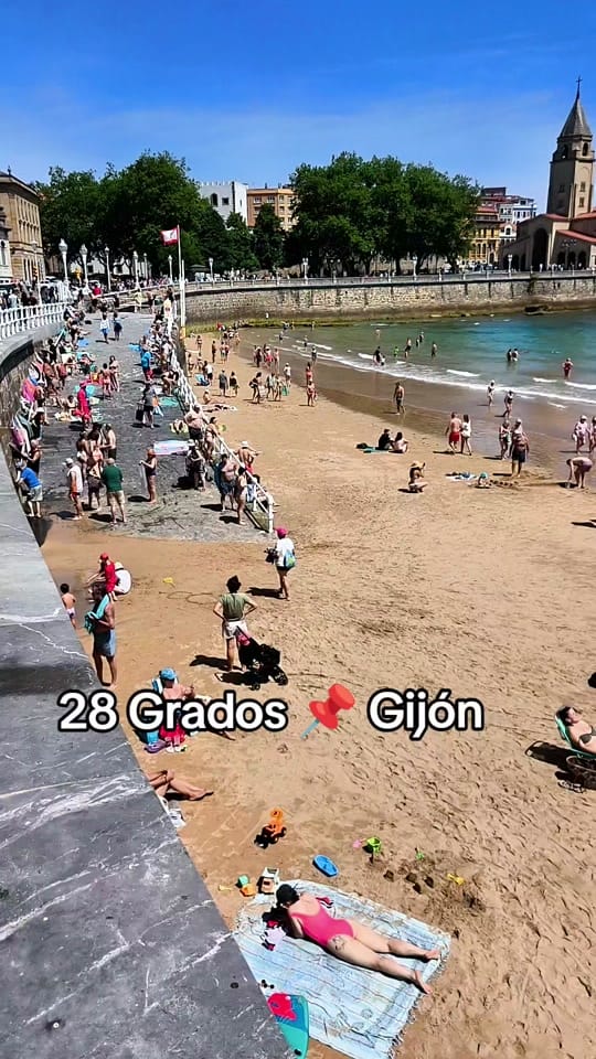 Post 4 by Amigos de Gijón🌐 on TikTok (video)