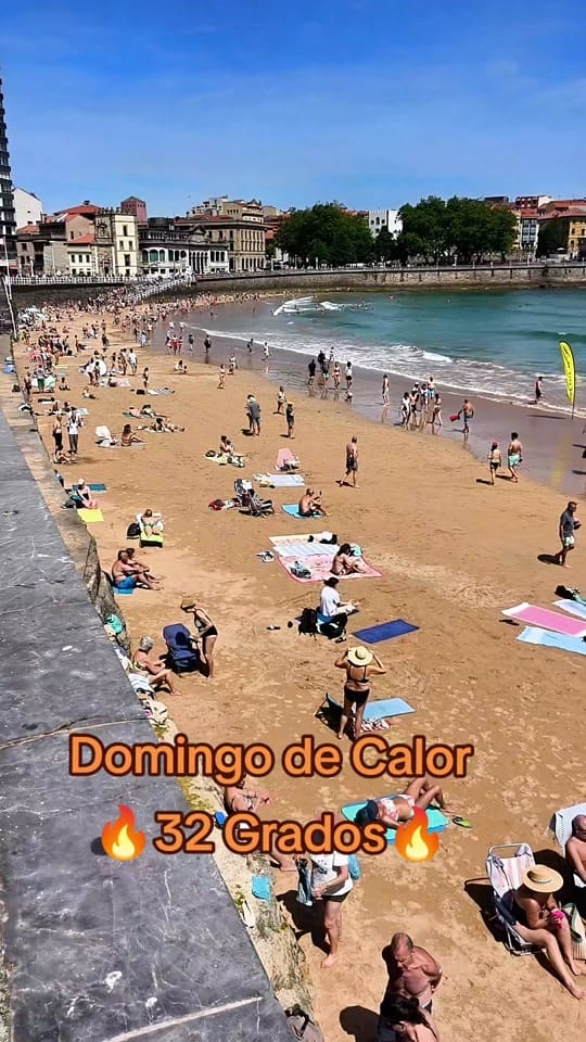 Post 2 by Amigos de Gijón🌐 on TikTok (video)