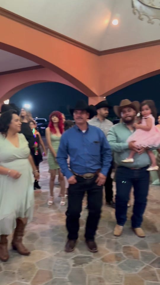 Post 2 by Banda de Bandas on TikTok (video)