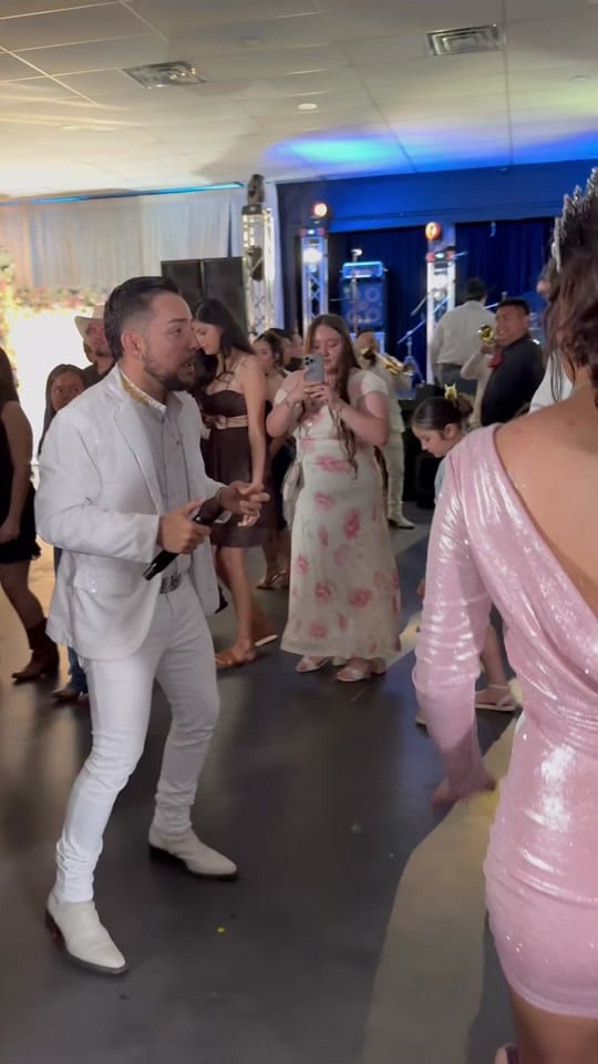 Post 6 by Banda de Bandas on TikTok (video)