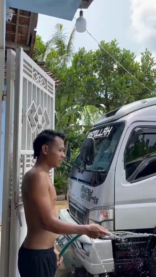Post 5 by Mas Wahyu SR TRANS on TikTok (video)