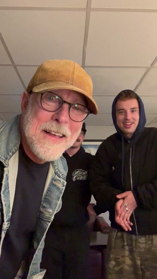 Post 5 by Pixies on TikTok (video)