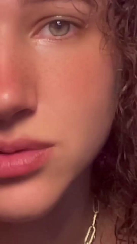 Post 2 by Lauren Cruz on TikTok (video)