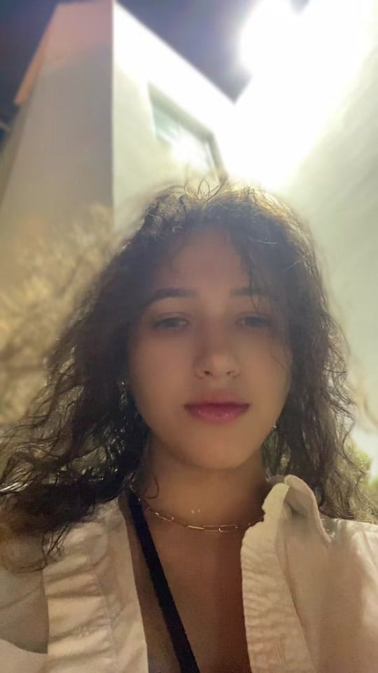 Post 4 by Lauren Cruz on TikTok (video)