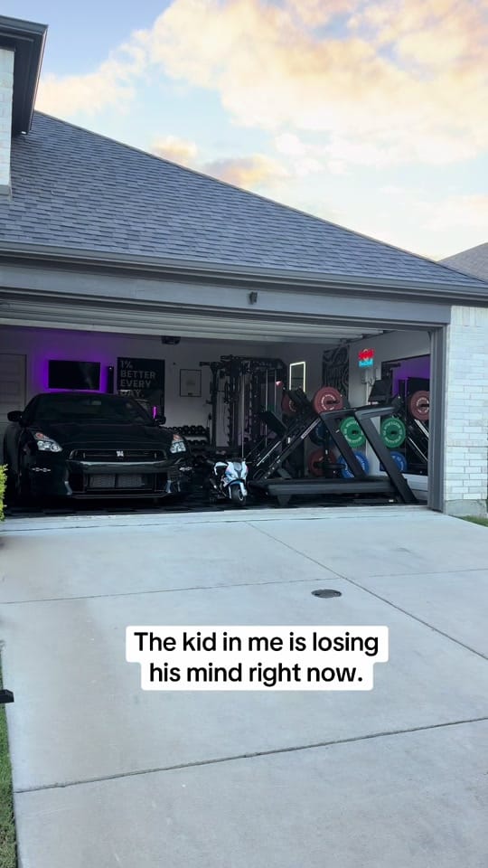 Post 2 by aaronnmarkss on TikTok (video)