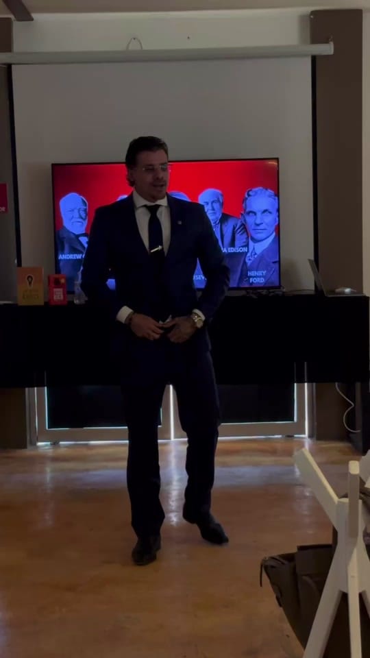 Post 4 by Michel Escalle on TikTok (video)
