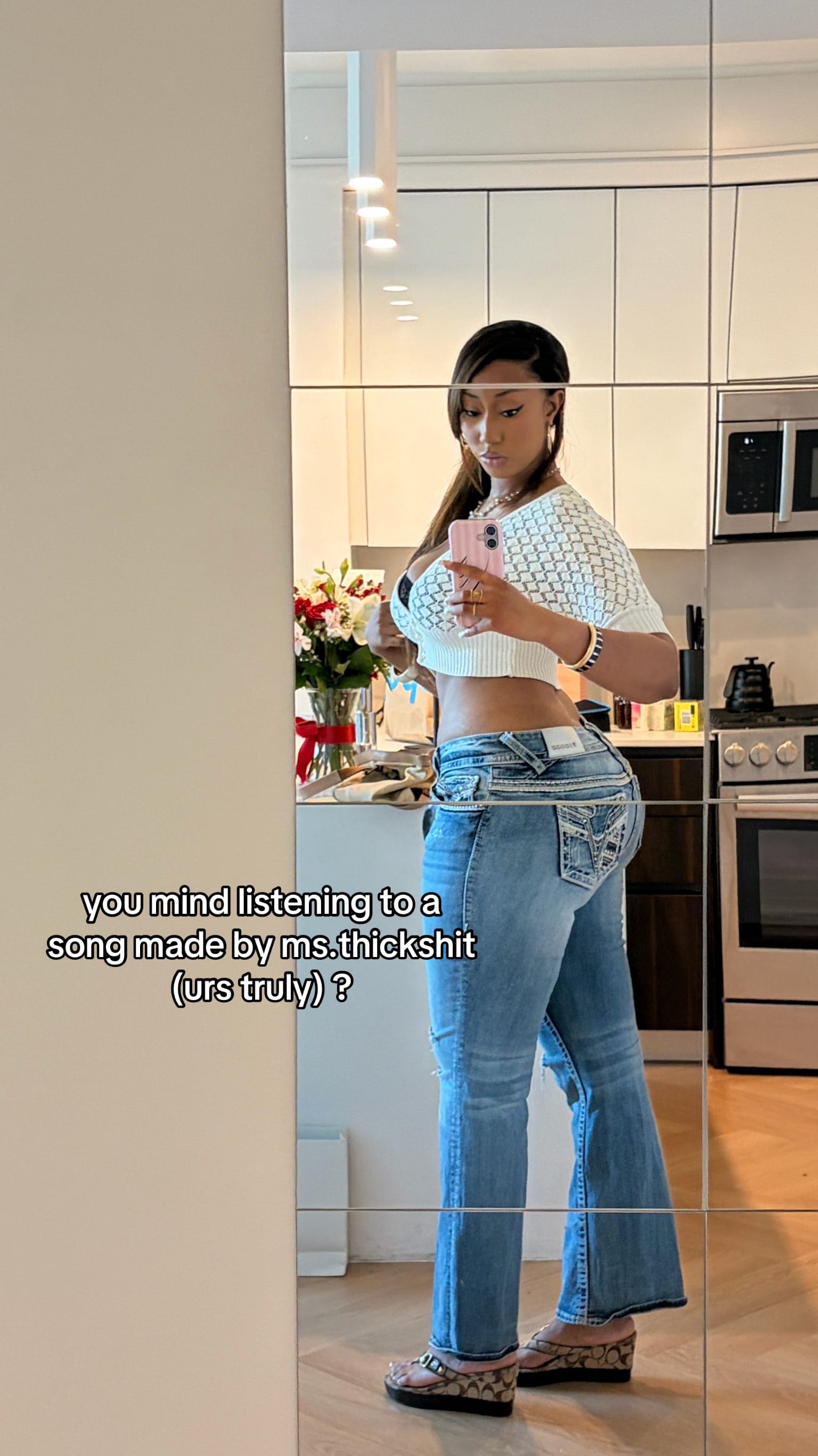 Post 4 by PARIS ALEXA on TikTok (video)