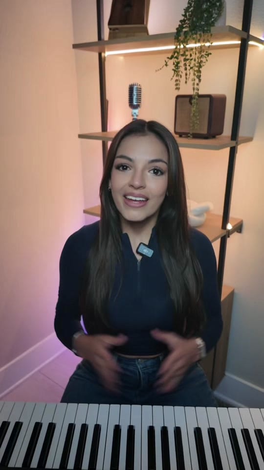 Post 2 by andreainfanteoficial on TikTok (video)