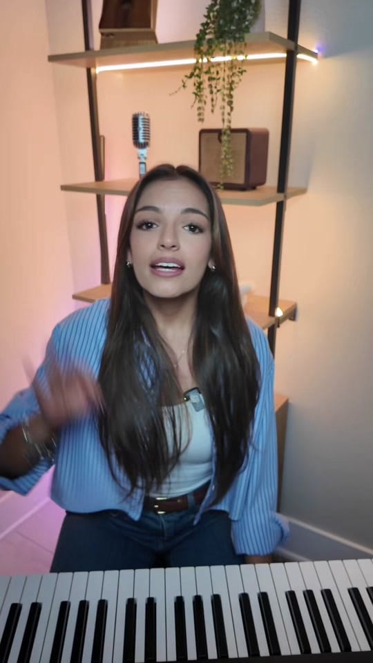 Post 6 by andreainfanteoficial on TikTok (video)