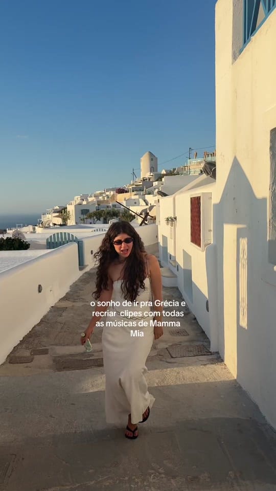 Post 3 by Julia Leivas on TikTok (video)