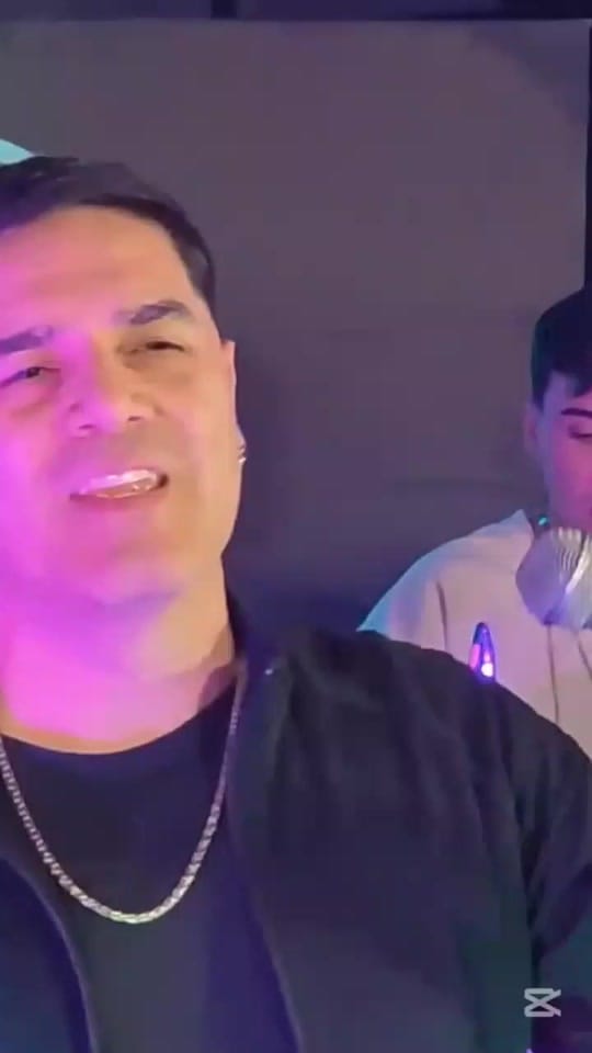 Post 6 by Emiliano Aguilera 🤪🎹💫 on TikTok (video)
