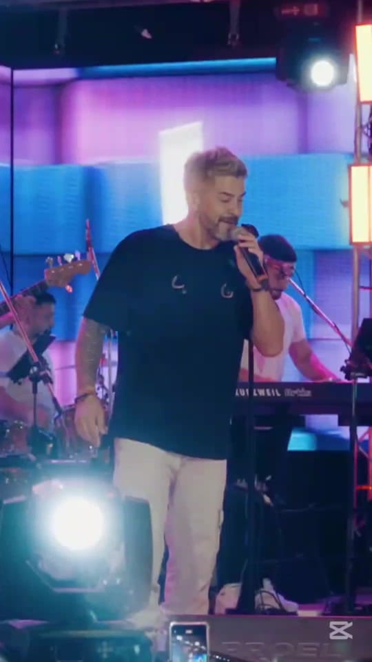 Post 2 by Emiliano Aguilera 🤪🎹💫 on TikTok (video)