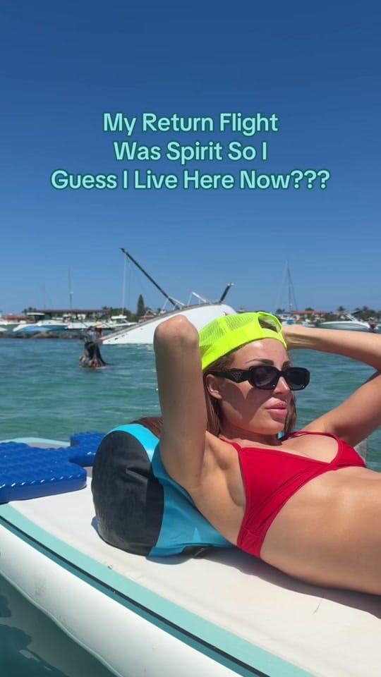 Post 4 by AMANDA SAEZ on TikTok (video)