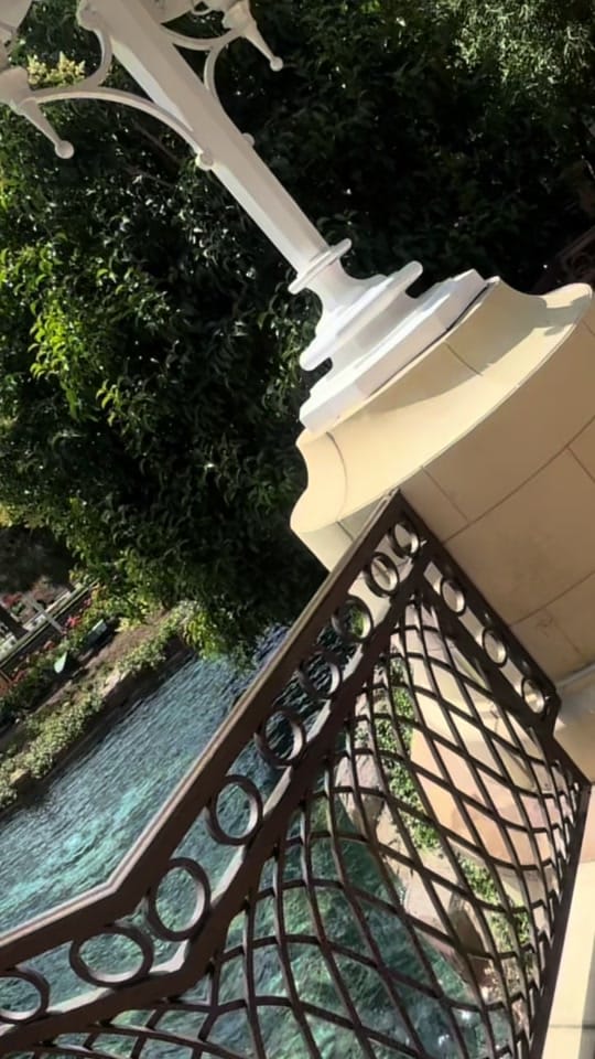 Post 3 by Sofía Santander on TikTok (video)