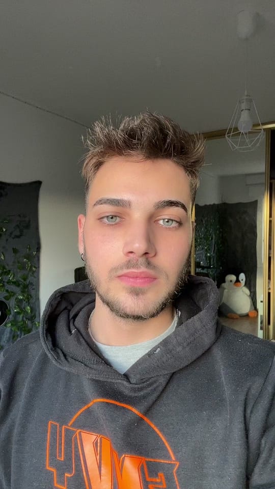 Post 5 by Alejandro Prada on TikTok (video)