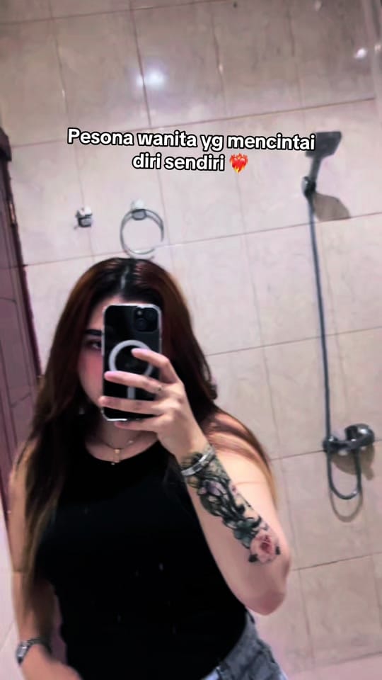Post 5 by Melanie Ani on TikTok (video)