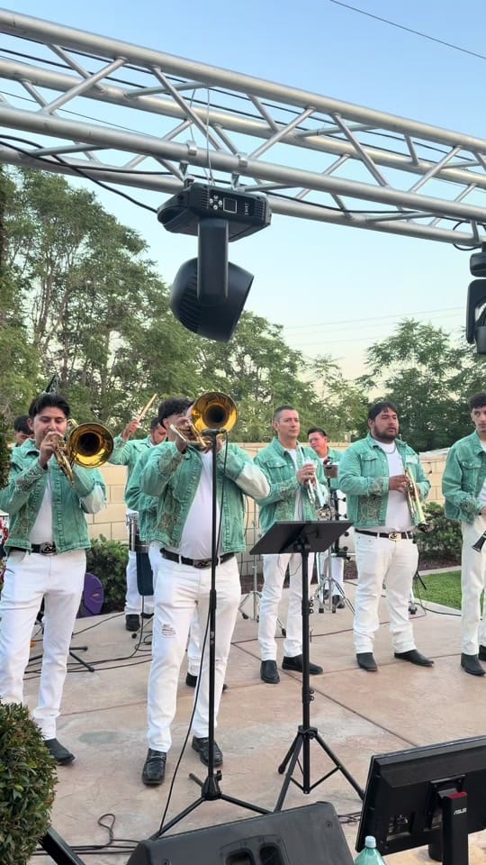 Post 1 by Banda AZ on TikTok (video)