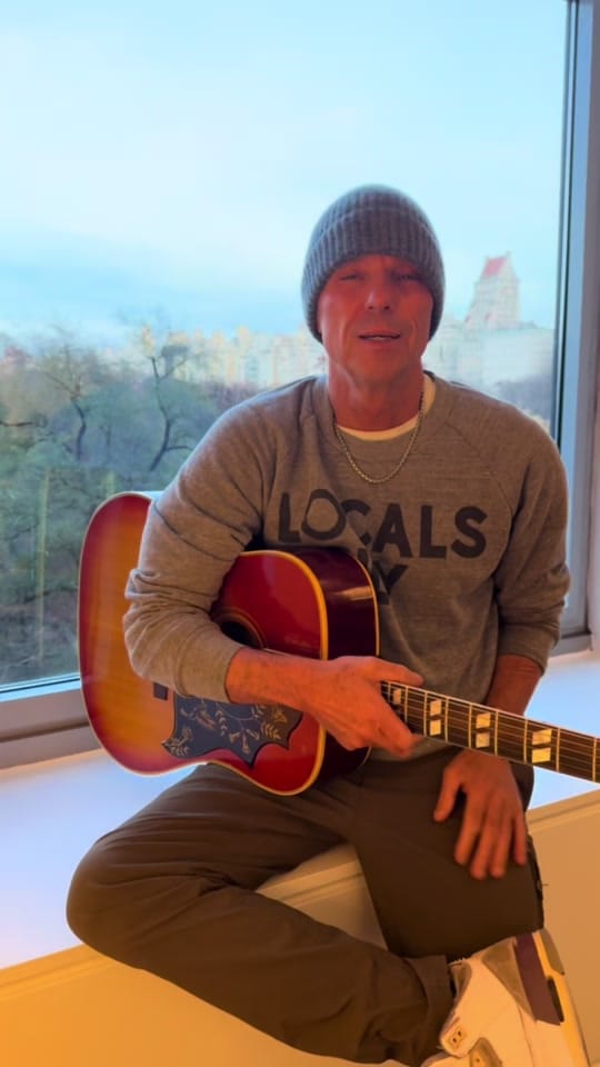 Post 6 by Kenny Chesney on TikTok (video)