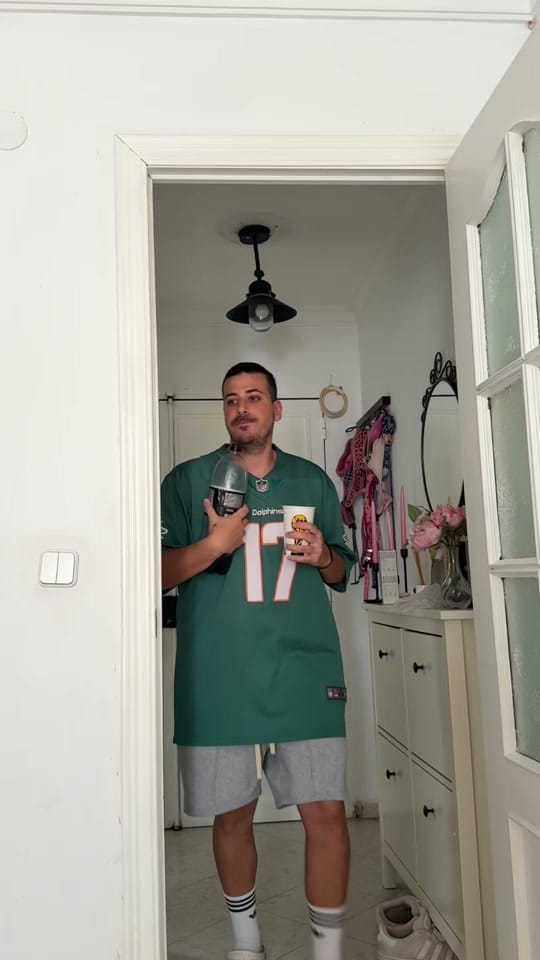 Post 6 by Suli on TikTok (video)