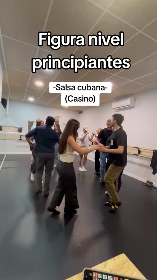 Post 2 by Chucho Azuara on TikTok (video)