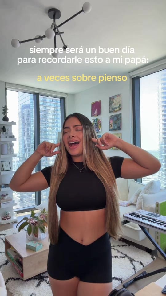 Post 4 by Laura Buitrago on TikTok (video)