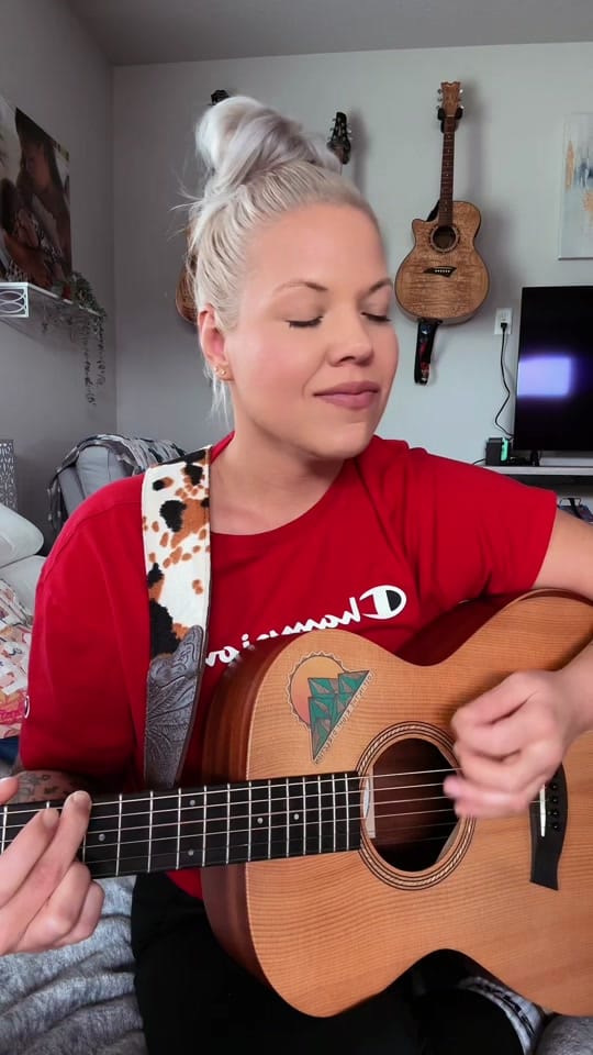 Post 2 by Stephanie Renee Music on TikTok (video)