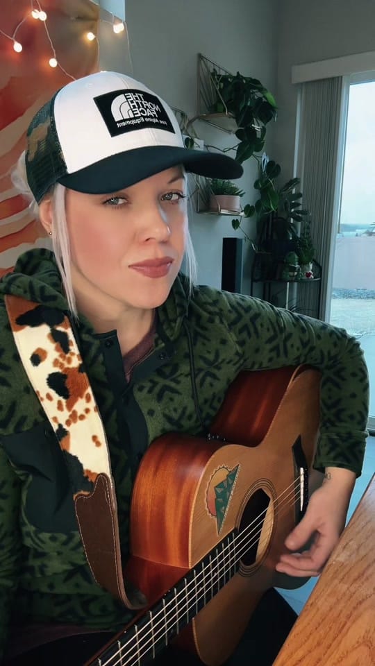 Post 7 by Stephanie Renee Music on TikTok (video)