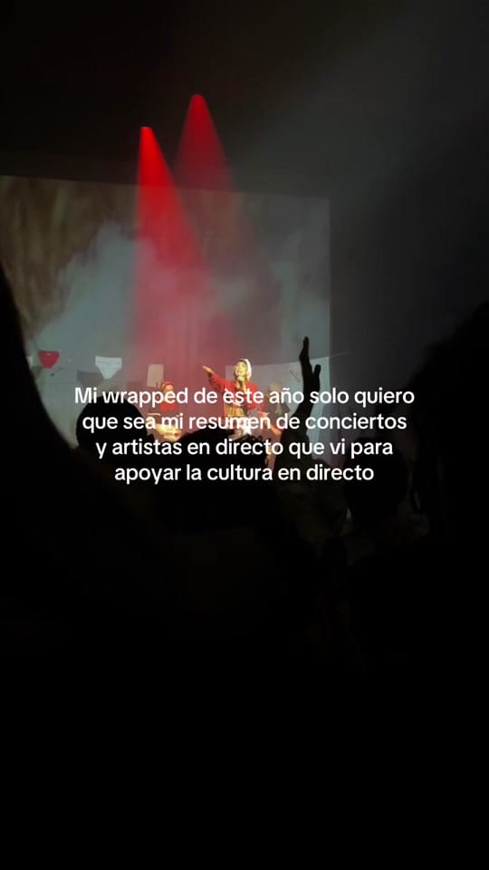 Post 4 by Cristinamahelo on TikTok (video)