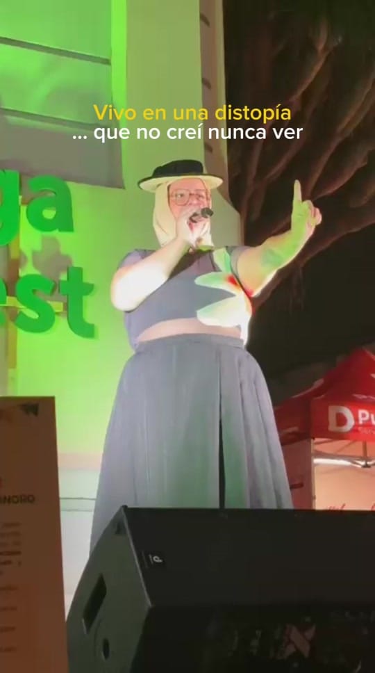 Post 6 by Cristinamahelo on TikTok (video)