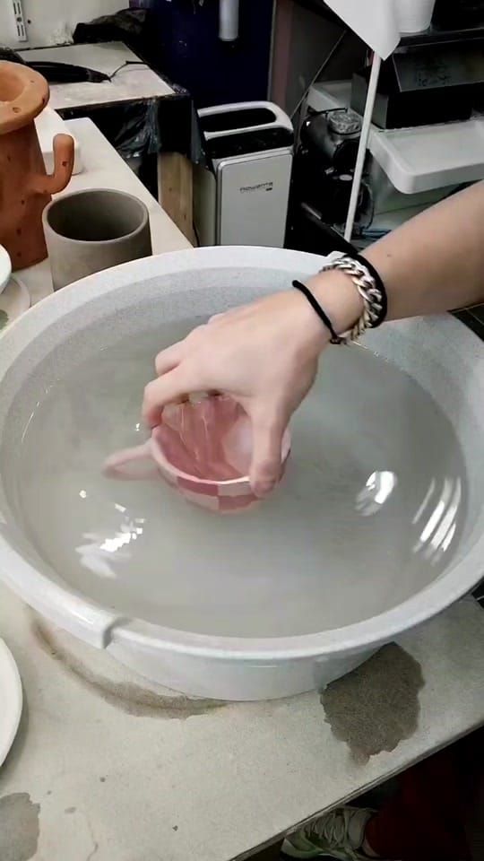 Post 6 by Elena Ágata Ceramics on TikTok (video)