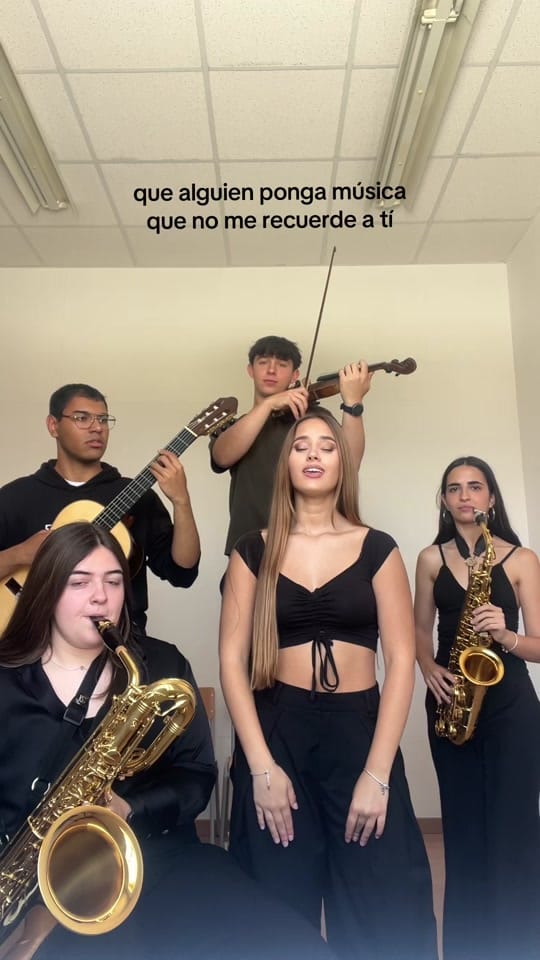 Post 9 by Noa Villar✨ on TikTok (video)