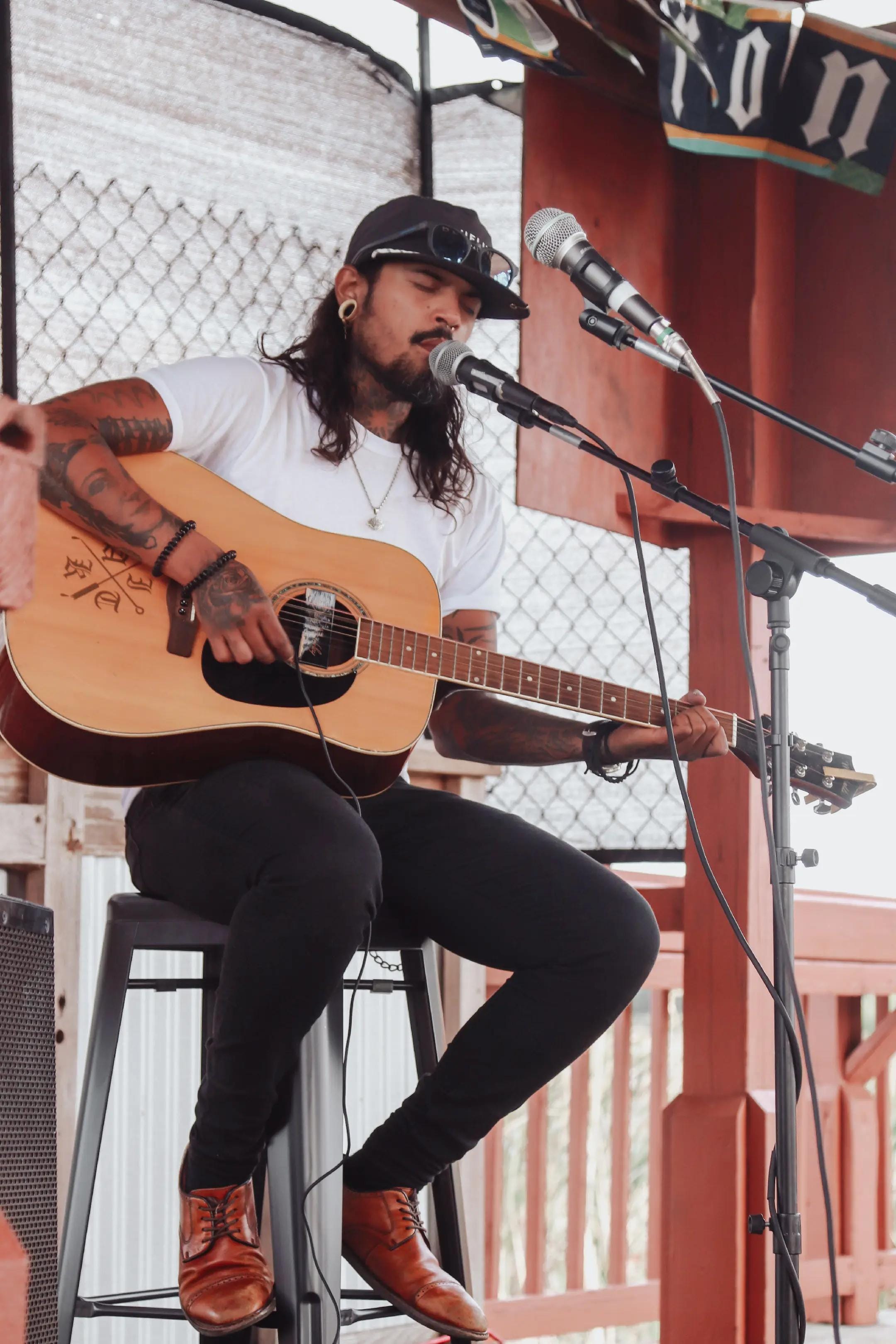 Post 2 by Kevin Millan on TikTok (video)