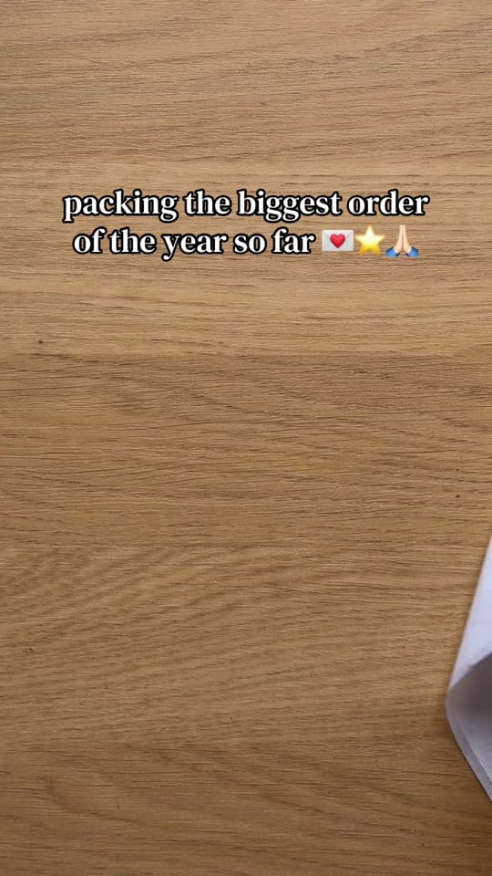 Post 3 by ine8s on TikTok (video)