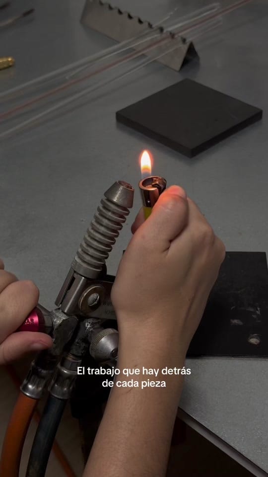 Post 8 by Boira Glass on TikTok (video)