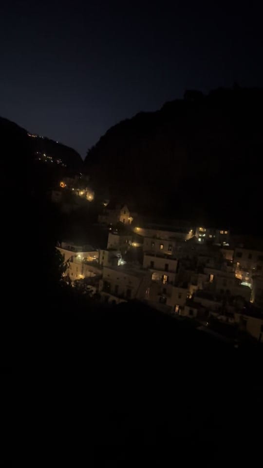 Post 8 by AlexandraVioletaArtist on TikTok (video)