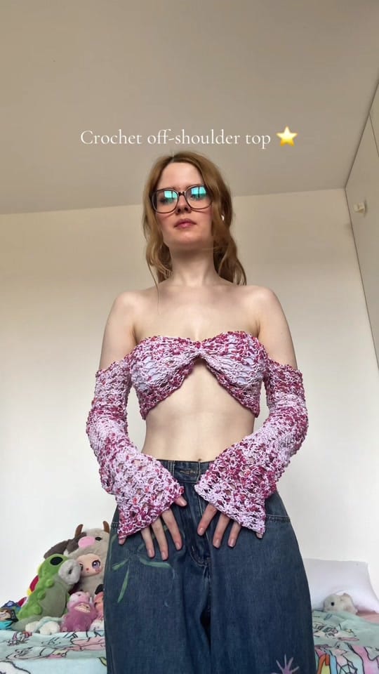 Post 2 by Mia on TikTok (video)