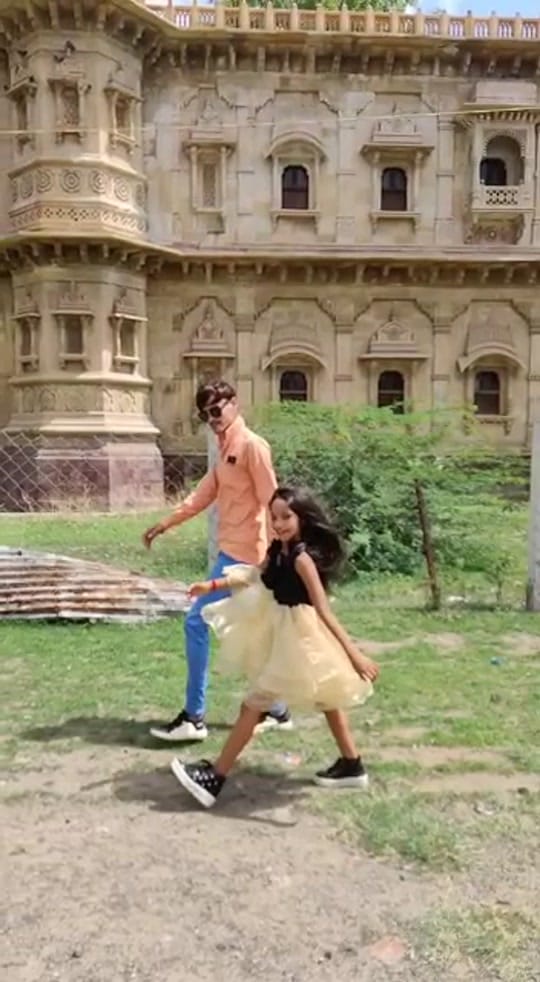 Post 5 by Ravi Goswami on TikTok (video)